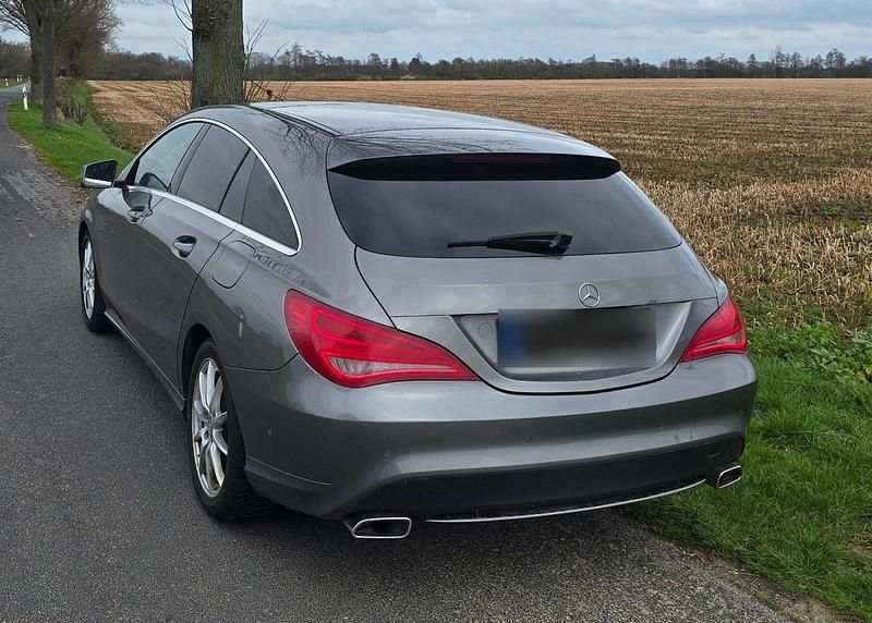 Gebraucht Mercedes CLA200 156 PS (114 kW) 2015 Grau Kombi