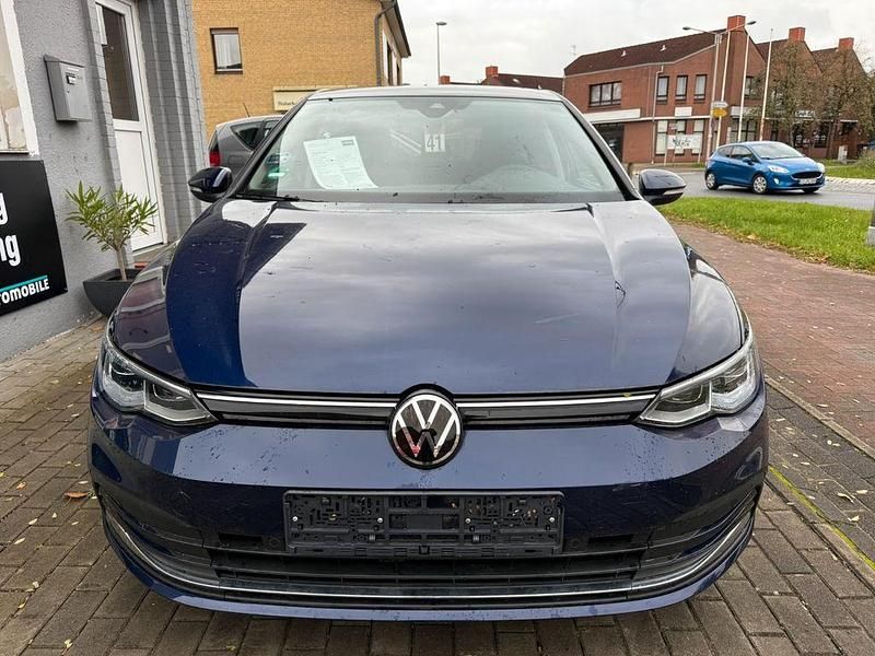 Gebraucht VW Golf VIII Active 150 PS (110 kW) 2021 Blau Limousine