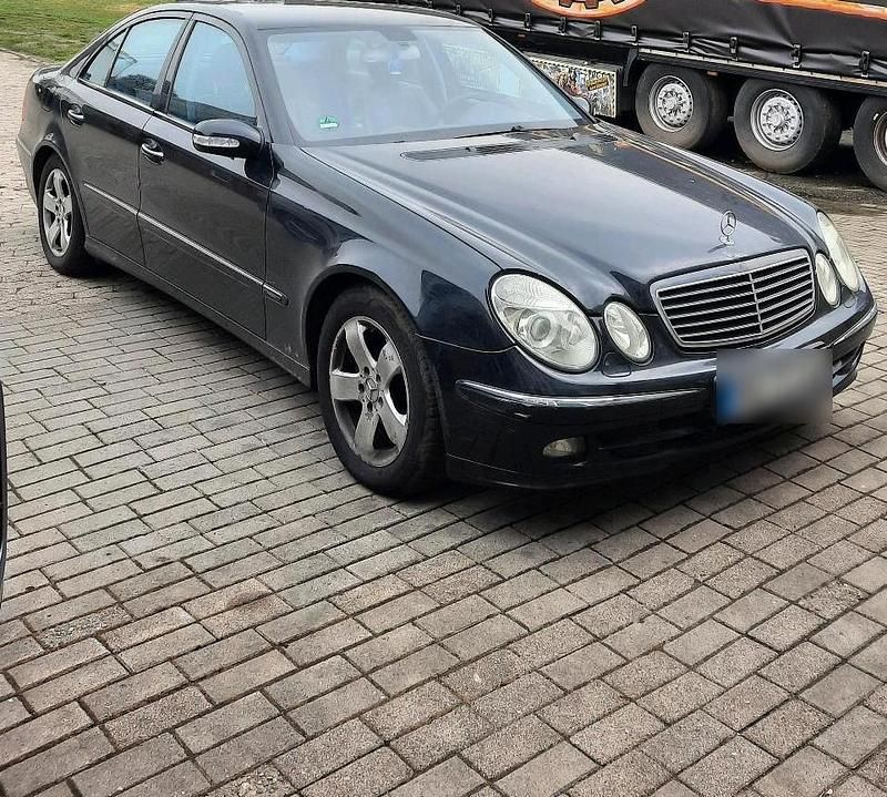 Gebraucht Mercedes E280 190 PS (139 kW) 2006 Schwarz Limousine