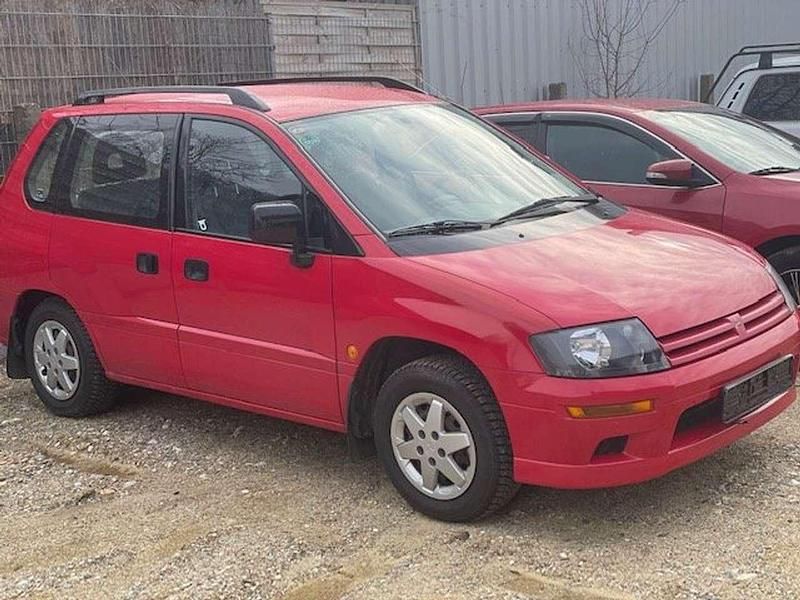 Rot Gebraucht 1999 Mitsubishi Space Runner Van / Kleinbus | 1.200 € - Bild 1/4