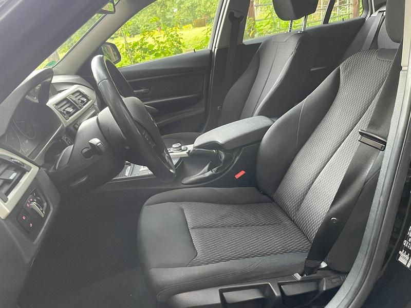 Schwarz Gebraucht 2015 BMW 318 Comfort Edition Kombi | 7.500 € (Fairer Preis) - Bild 1/4