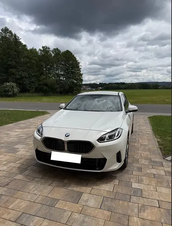 Gebraucht BMW 116 122 PS (89 kW) 2025 Weiß Kleinwagen