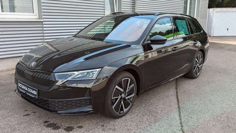 Schwarzmagic perleffekt Gebraucht 2024 Skoda Octavia SportLine Kombi | 31.990 € (Guter Preis) - Bild 1/4