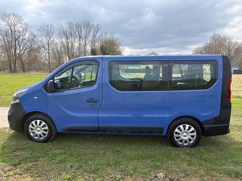 Gebraucht Opel Vivaro 125 PS (91 kW) 2017 Blau Van / Kleinbus