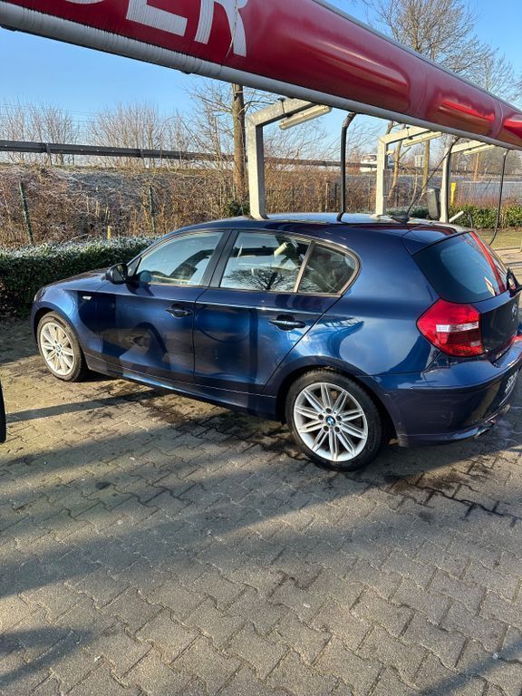 Blau Gebraucht 2009 BMW 120 Lifestyle Kleinwagen | 2.400 € (Superpreis) - Bild 1/4
