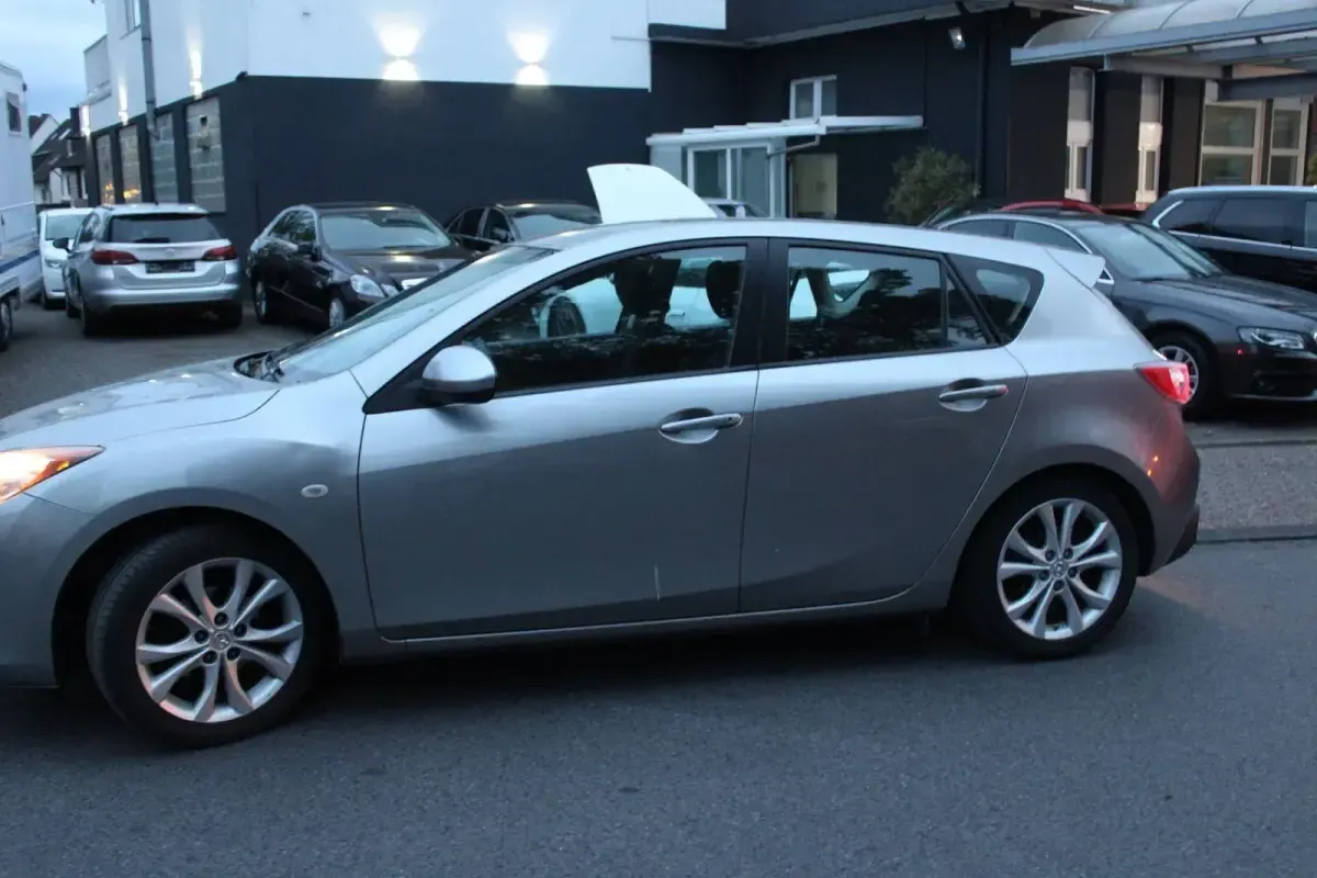 Gebraucht Mazda 3 Exclusive-Line 116 PS (85 kW) 2010 Grau Limousine