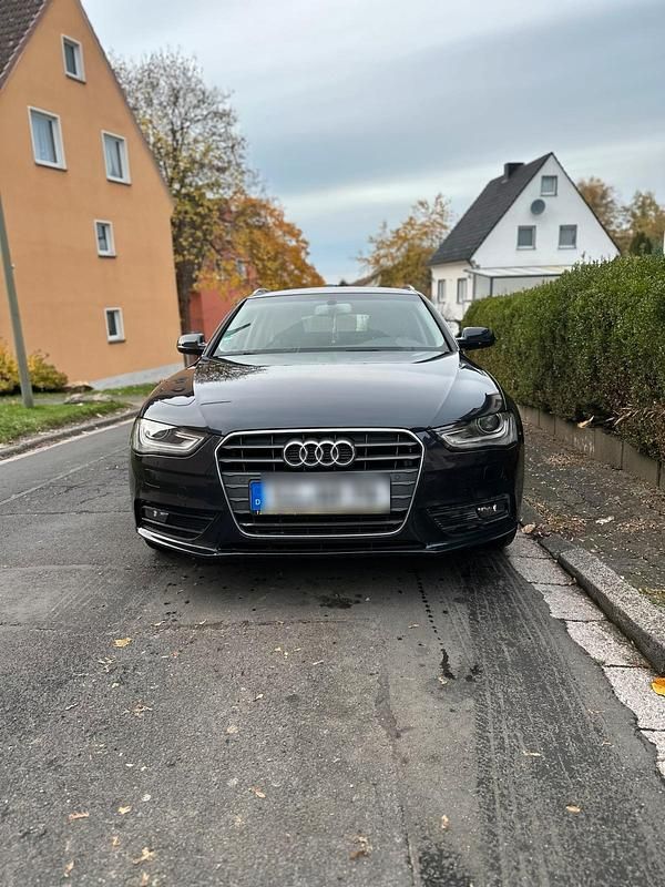 Gebraucht Audi A4 122 PS (89 kW) 2014 Grau Kombi