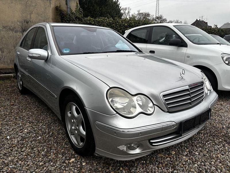 Gebraucht Mercedes C220 150 PS (110 kW) 2007 Silber Limousine