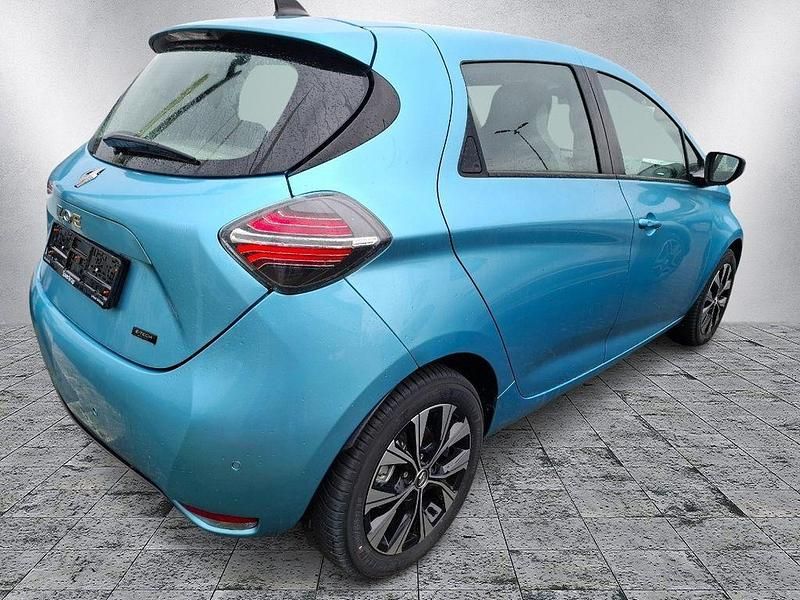 Second-hand Renault Zoe Evolution 50 kW (69 CP) 2024 Albastru Hatchback