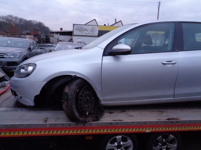 Gebraucht VW Golf VI 80 PS (58 kW) 2010 Silber metallic Kleinwagen