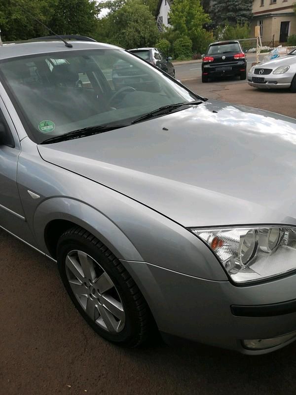 Gebraucht Ford Mondeo 130 PS (95 kW) 2003 Silber Kombi