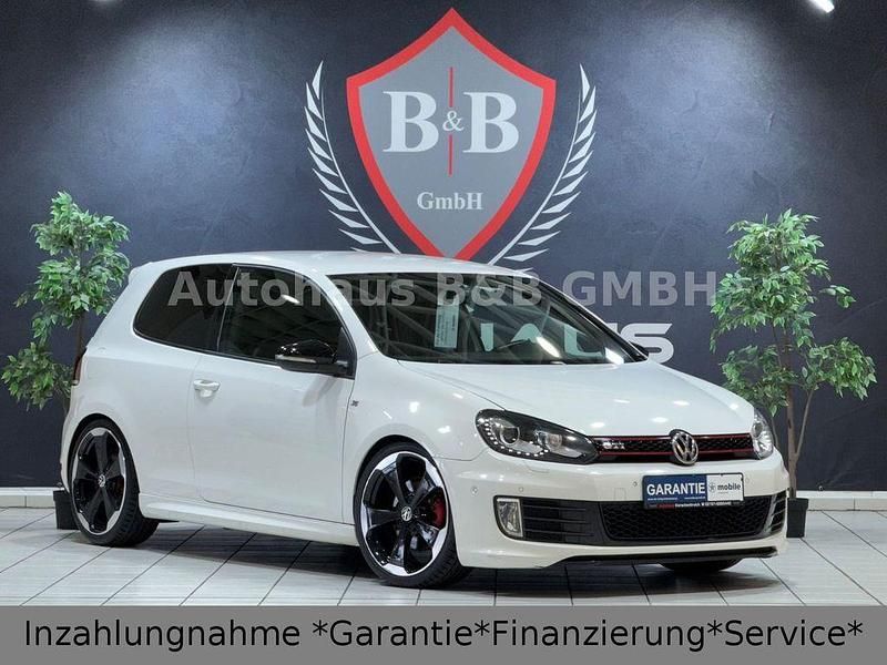 Candyweiss Gebraucht 2011 VW Golf VI Edition Limousine | 16.900 € - Bild 1/4