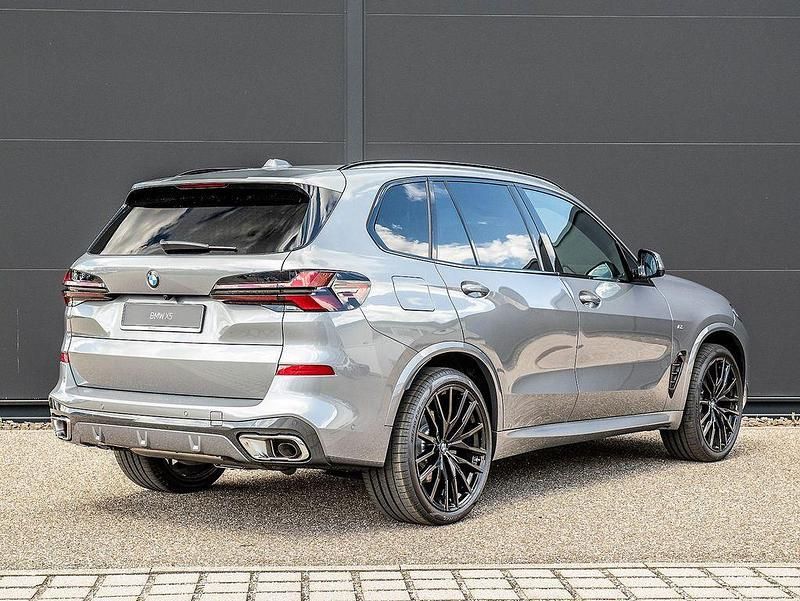 Ny BMW X5 Performance 298 HK (219 kW) 2026 Grå SUV