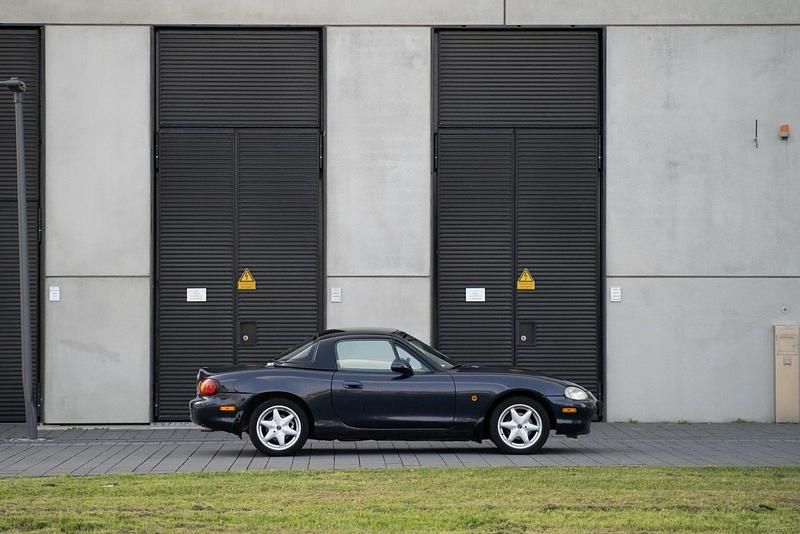 Blau Gebraucht 1999 Mazda MX5 Cabrio | 3.600 € (Fairer Preis) - Bild 1/4