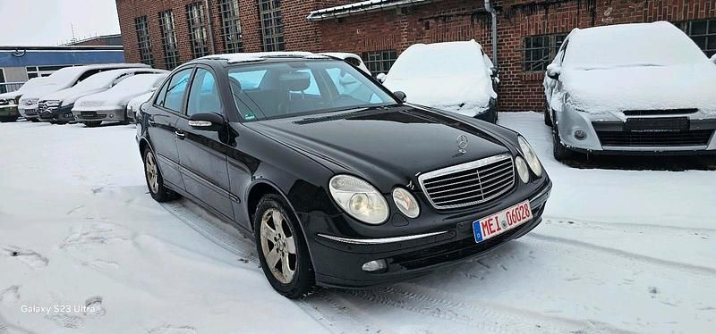 Gebraucht Mercedes E320 Avantgarde 224 PS (164 kW) 2005 Schwarz Limousine