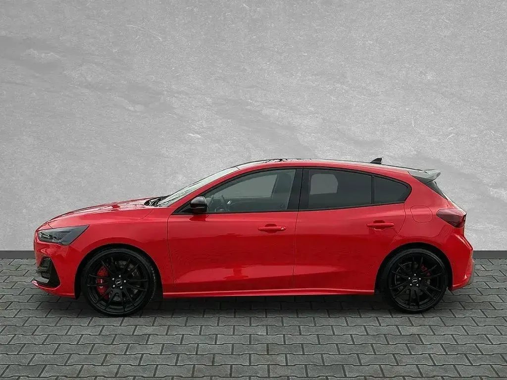 Usado Ford Focus ST 280 CV (205 kW) 2024 Rojo Berlina
