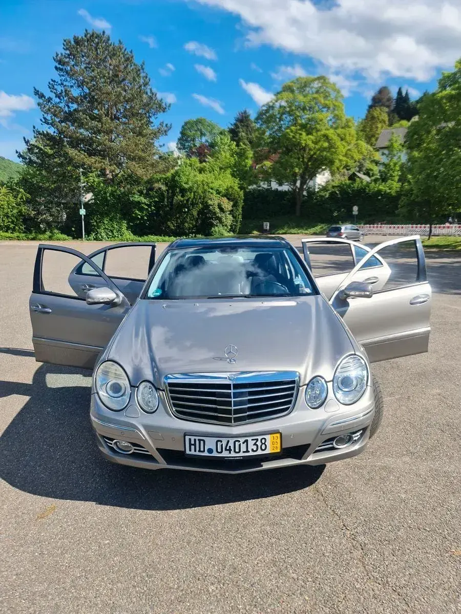 Gebraucht Mercedes E320 Avantgarde 224 PS (164 kW) 2006 Silber Limousine
