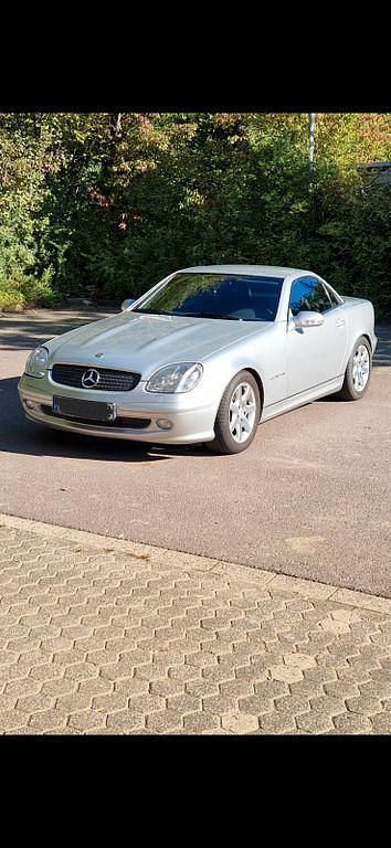 Silber Gebraucht 2000 Mercedes SLK230 Cabrio | 7.900 € (Etwas zu teuer) - Bild 1/4