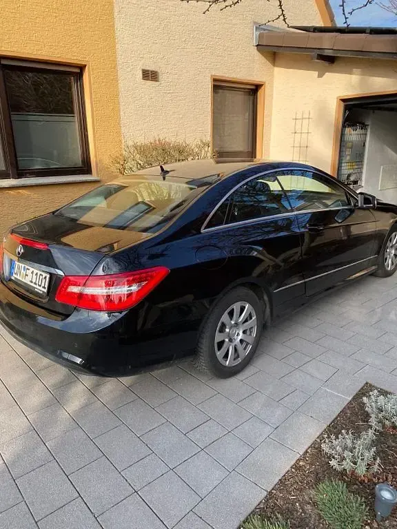 Second-hand Mercedes E250 204 CP (150 kW) 2013 Negru Coupe