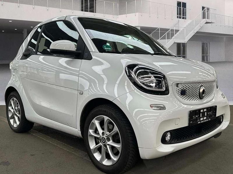 Tridionsicherheitszelle weiss Gebraucht 2019 Smart ForTwo Electric Drive Passion Cabrio | 9.900 € (Guter Preis) - Bild 1/4