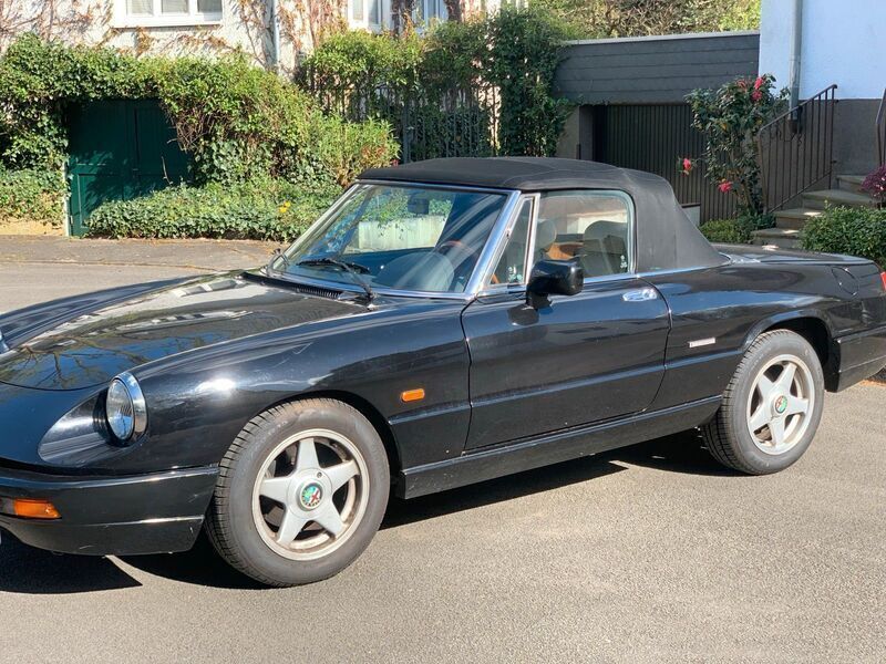 Schwarz Gebraucht 1992 Alfa Romeo Spider Cabrio | 14.800 € - Bild 1/4