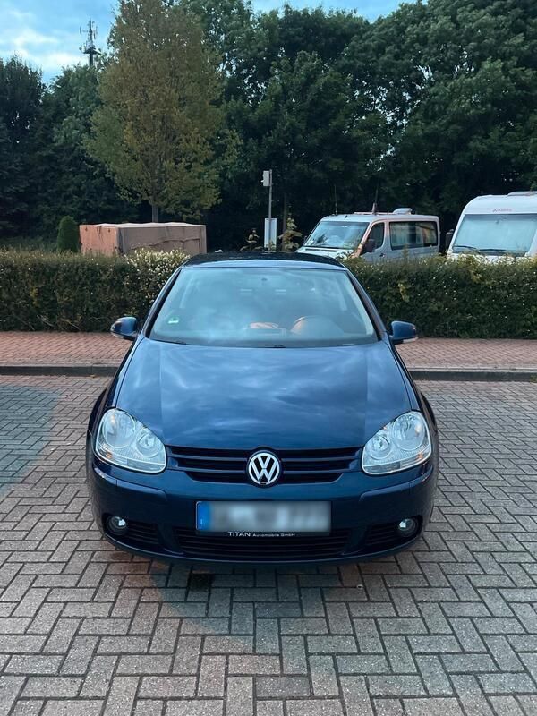Blau Gebraucht 2006 VW Golf V Edition Kleinwagen | 2.000 € (Fairer Preis) - Bild 1/4