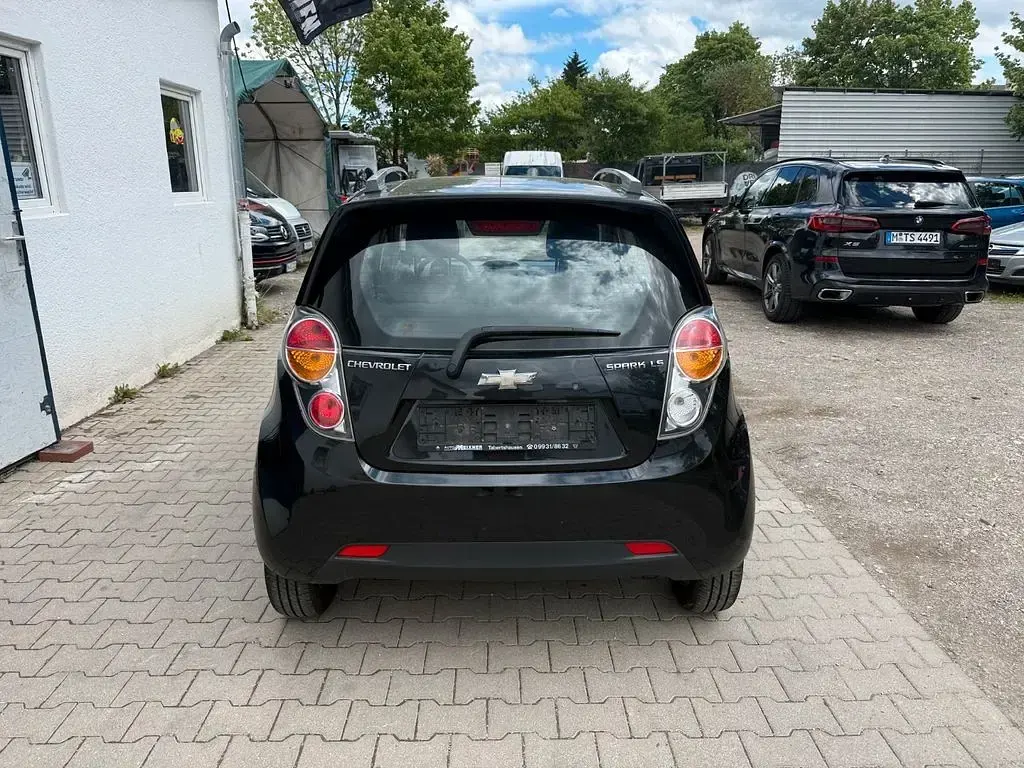 Second-hand Chevrolet Spark LS 82 CP (60 kW) 2011 Negru Hatchback