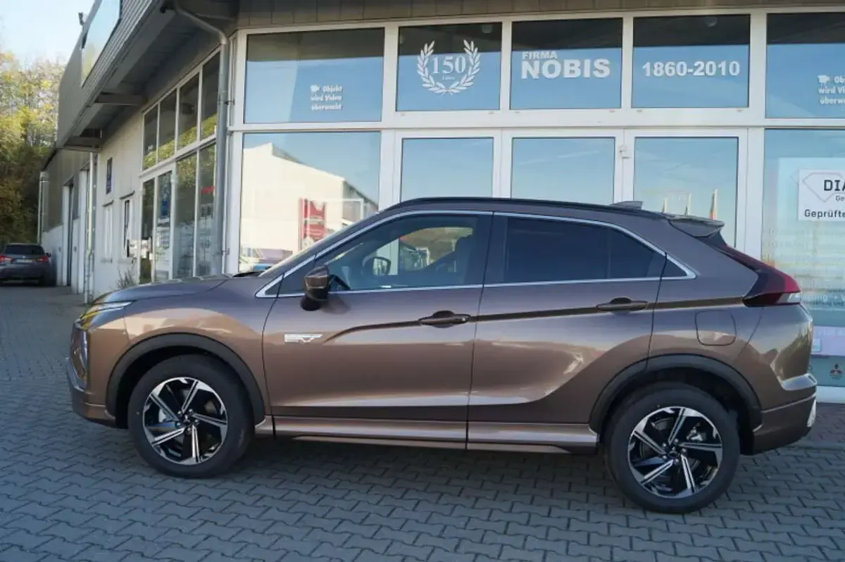Gebraucht Mitsubishi Eclipse Cross Select 188 PS (138 kW) 2022 Bronzebraun SUV