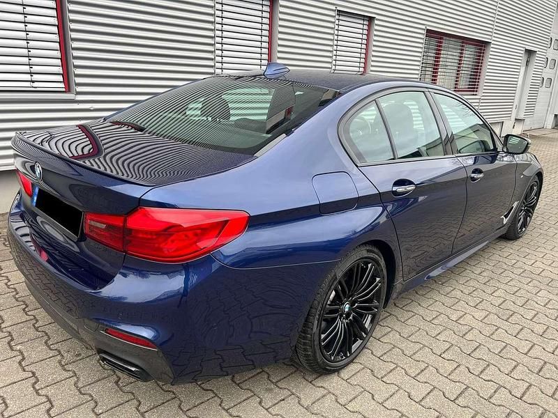 Gebraucht BMW M550 462 PS (339 kW) 2018 Mediterranblau metallic Limousine