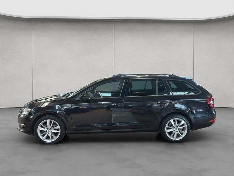 Gebraucht Skoda Octavia Clever 150 PS (110 kW) 2018 Black magic pearlescent Kombi