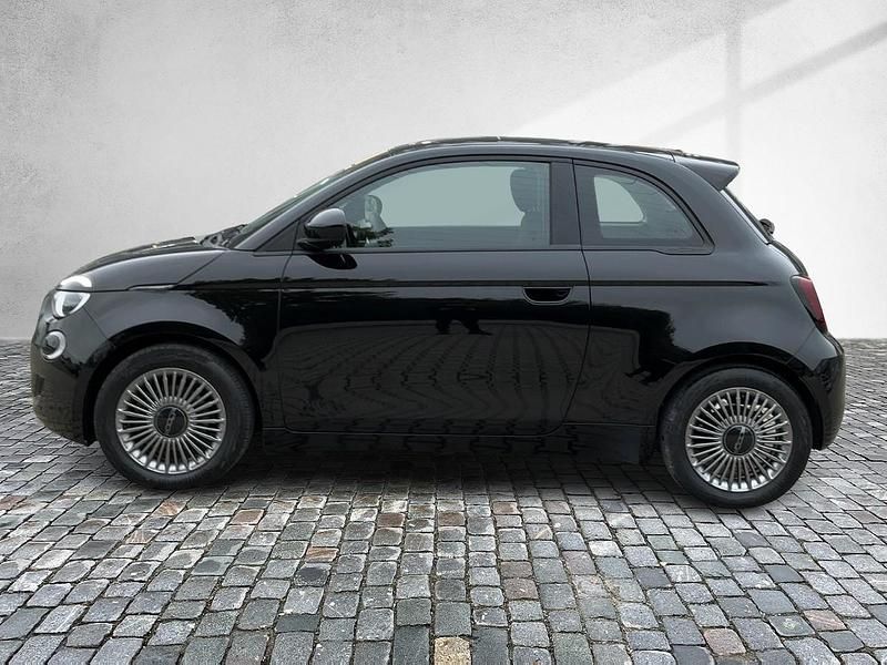 Gebraucht Fiat 500e Icon 86 kW (118 PS) 2023 Onyxschwarz Kleinwagen