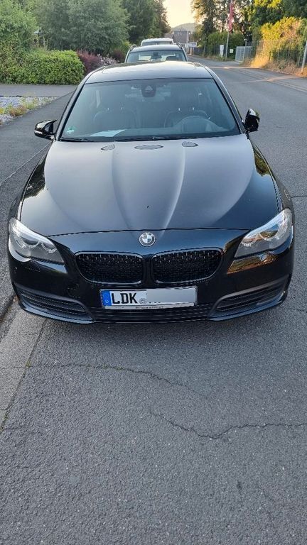 Schwarz Gebraucht 2015 BMW 520 Shadowline Kombi | 11.430 € (Guter Preis) - Bild 1/2