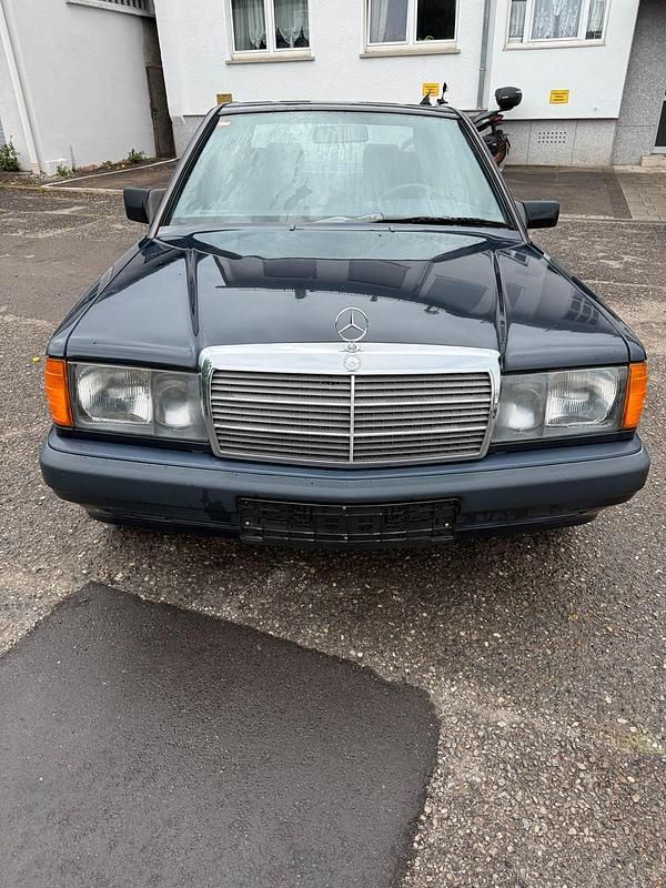 Blau Gebraucht 1989 Mercedes 190 Limousine | 4.800 € - Bild 1/4