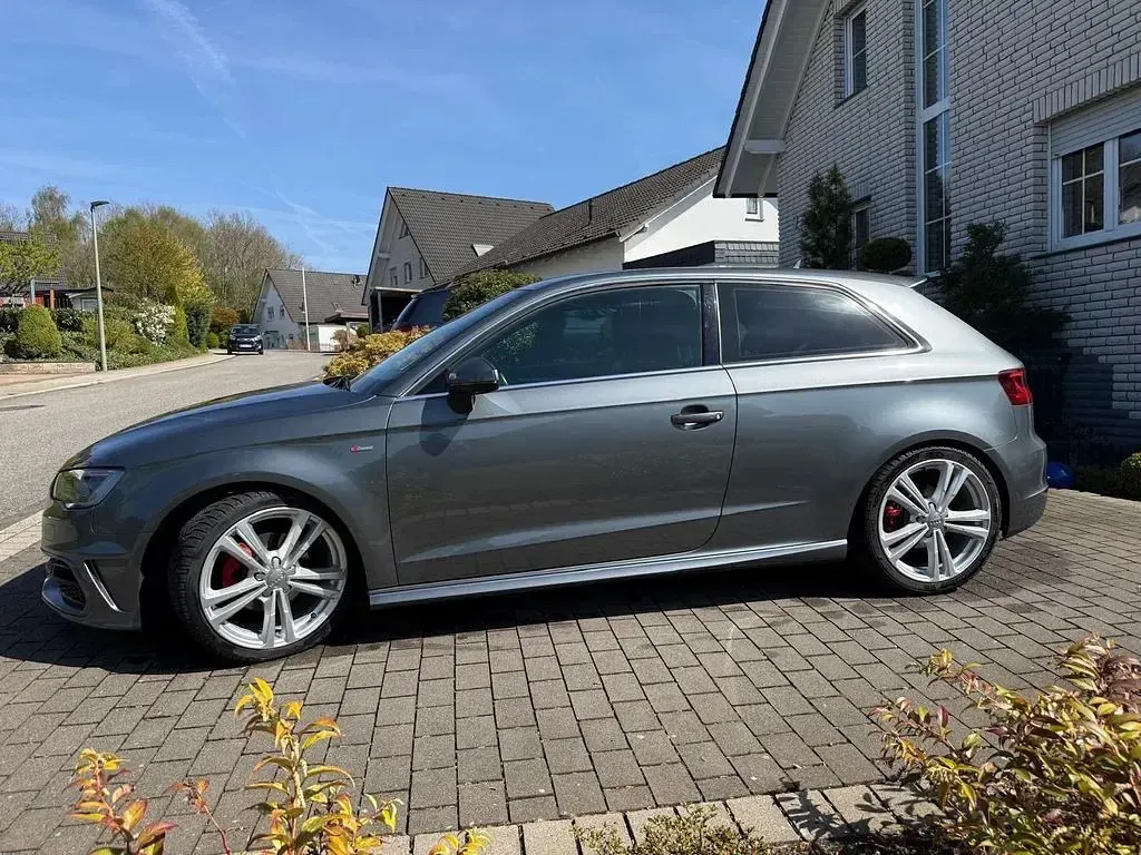 Gebraucht Audi A3 S-Line 150 PS (110 kW) 2015 Grau Limousine