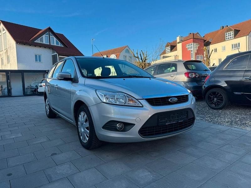 Gebraucht Ford Focus Style 101 PS (74 kW) 2010 Silber Limousine