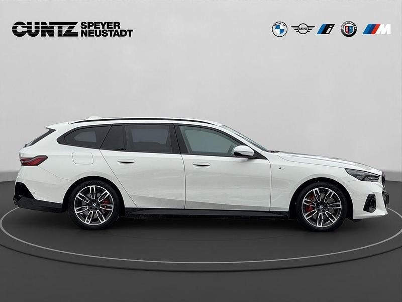 Gebraucht BMW 540 M Sport 286 PS (210 kW) 2025 Alpinweiß uni Kombi