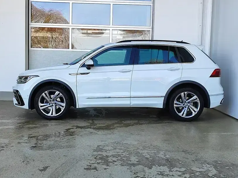 Gebraucht VW Tiguan R-line 150 PS (110 kW) 2023 Pure white SUV