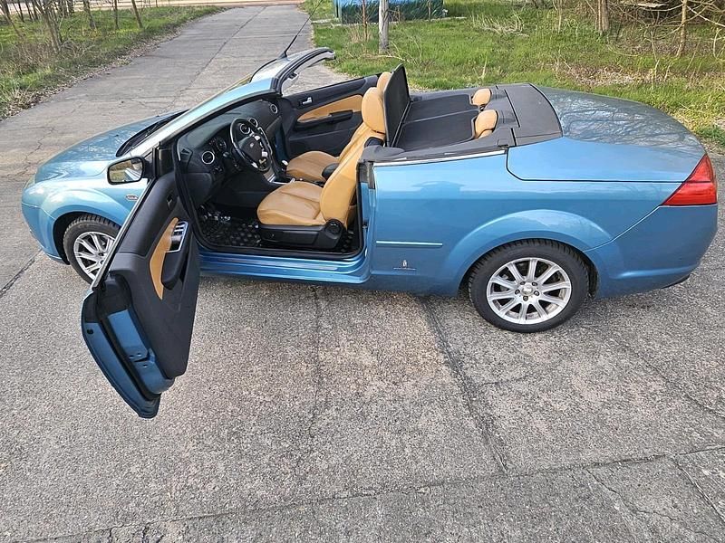 Gebraucht Ford Focus Cabriolet 145 PS (106 kW) 2007 Blau Cabrio