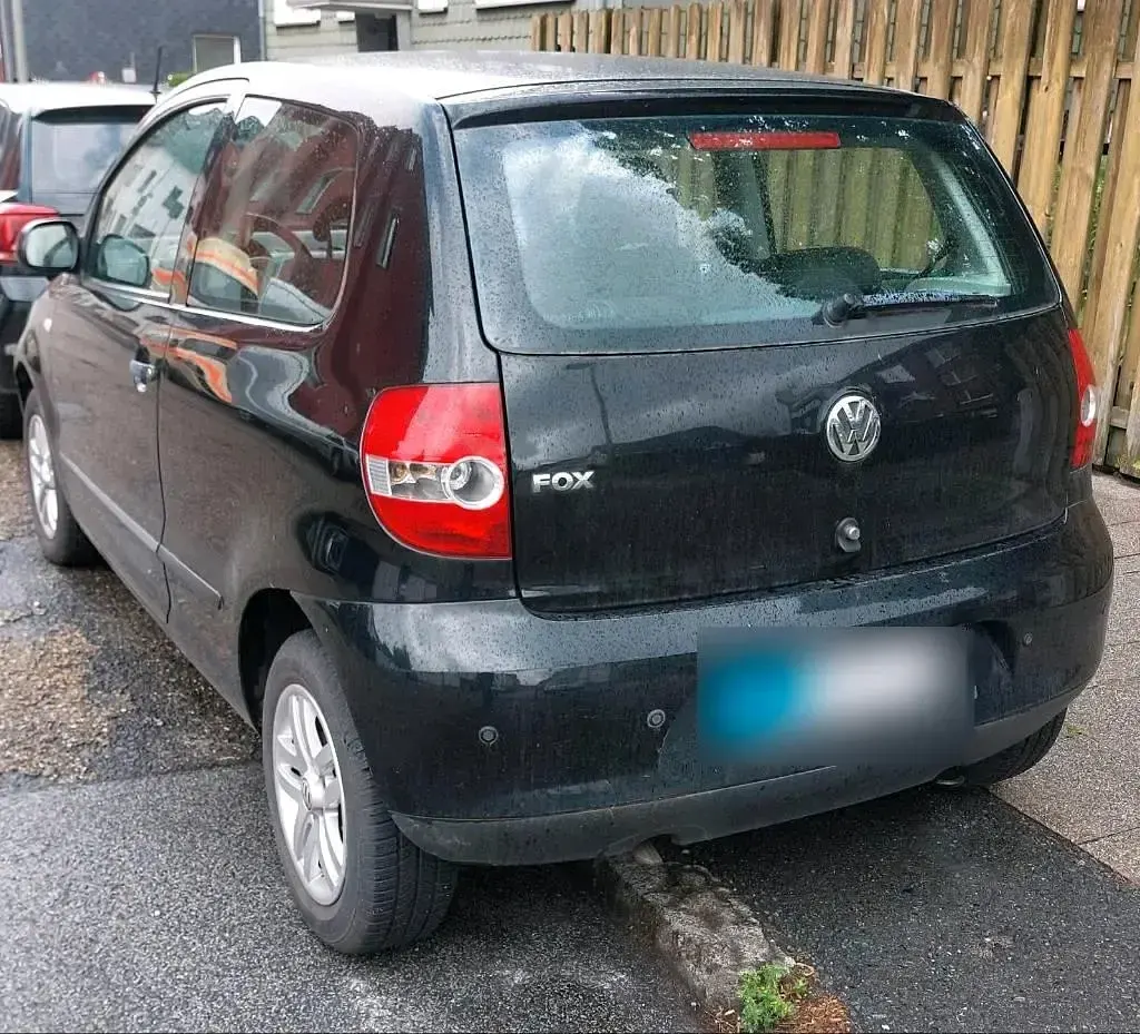 Gebraucht VW Fox 55 PS (40 kW) 2005 Schwarz Kleinwagen