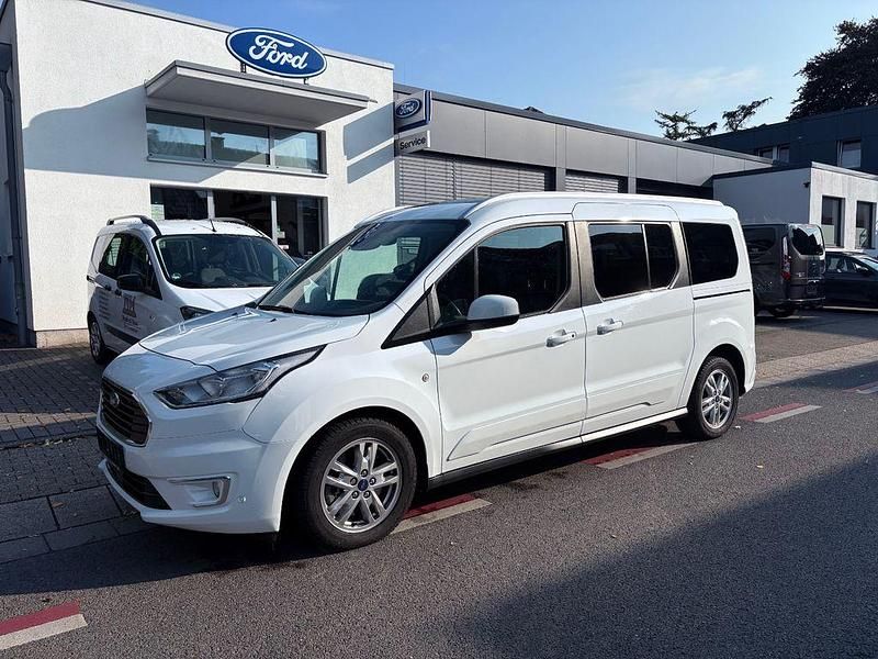 Frostweiß Gebraucht 2018 Ford Tourneo Connect Titanium Van / Kleinbus | 25.990 € - Bild 1/4