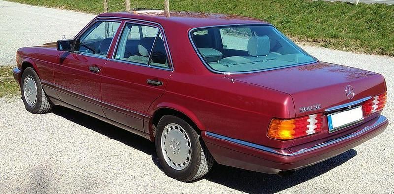 Rot Gebraucht 1990 Mercedes S300 SE Limousine | 22.800 € - Bild 1/4
