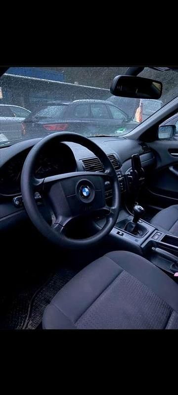 Gebraucht BMW 316 116 PS (85 kW) 2006 Schwarz Kombi