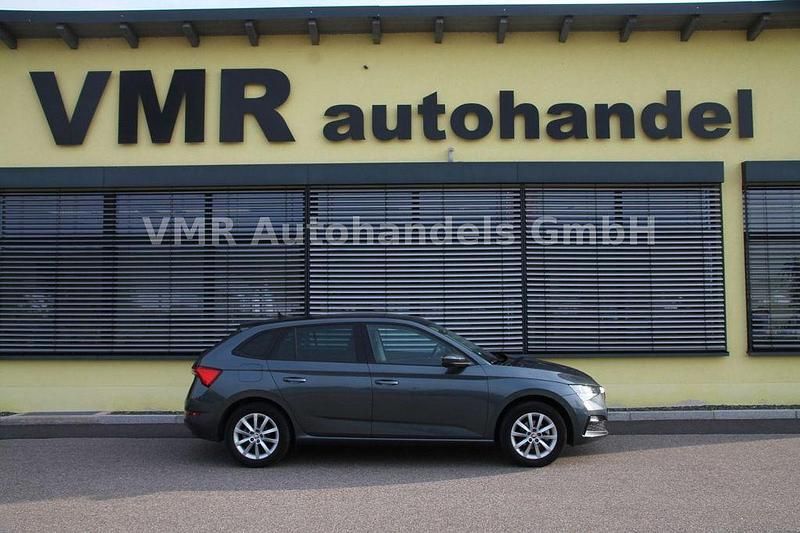 Grau Gebraucht 2022 Skoda Scala Kleinwagen | 17.950 € (Guter Preis) - Bild 1/4