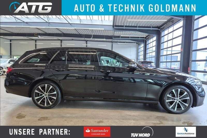 Obsidianschwarz metalliclack Gebraucht 2022 Mercedes E220 Avantgarde Kombi | 40.950 € (Superpreis) - Bild 1/4