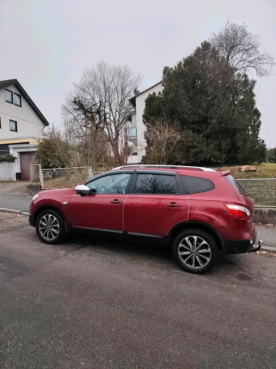 Gebraucht Nissan Qashqai +2 150 PS (110 kW) 2010 Rot SUV