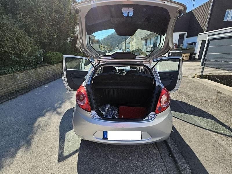 Gebraucht Ford Ka Trend 69 PS (50 kW) 2010 Silber Kleinwagen