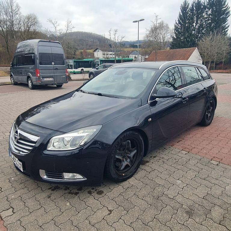 Gebraucht Opel Insignia Edition 160 PS (117 kW) 2013 Schwarz Kombi