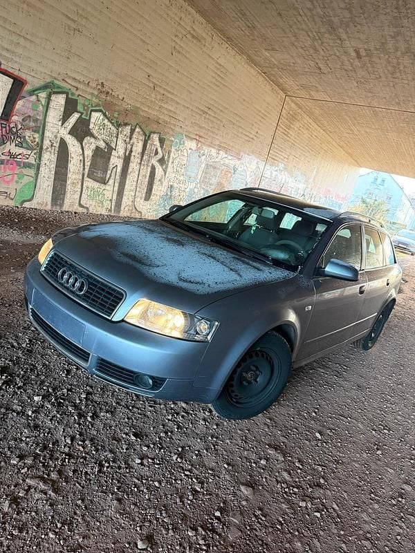 Silber Gebraucht 2004 Audi A4 Kombi | 790 € (Superpreis) - Bild 1/4