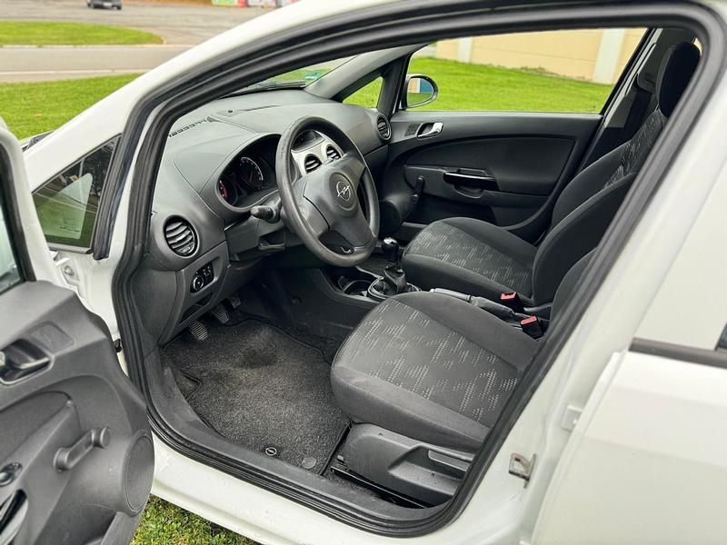 Gebraucht Opel Corsa 100 PS (73 kW) 2014 Weiß Kleinwagen