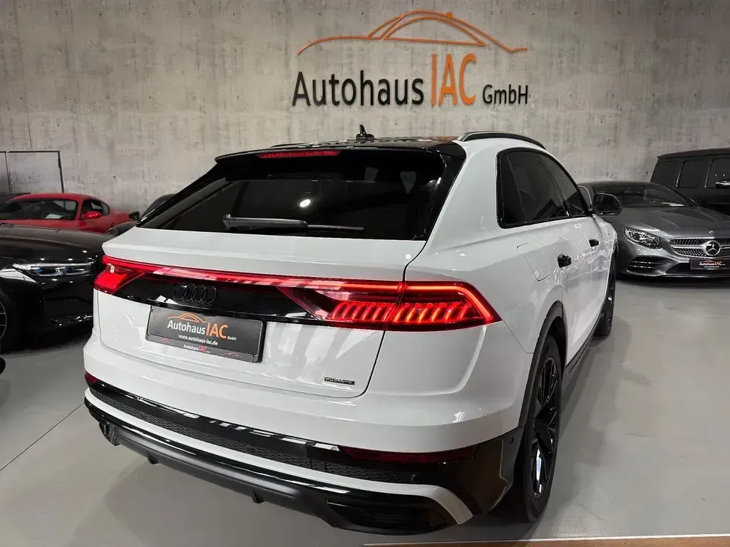 Gebraucht Audi Q8 S-Line 462 PS (339 kW) 2021 Weiß SUV